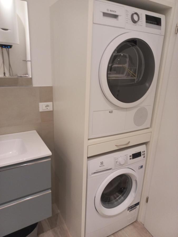 Studio-Appartment - Hotel Lux เมราโน ภายนอก รูปภาพ