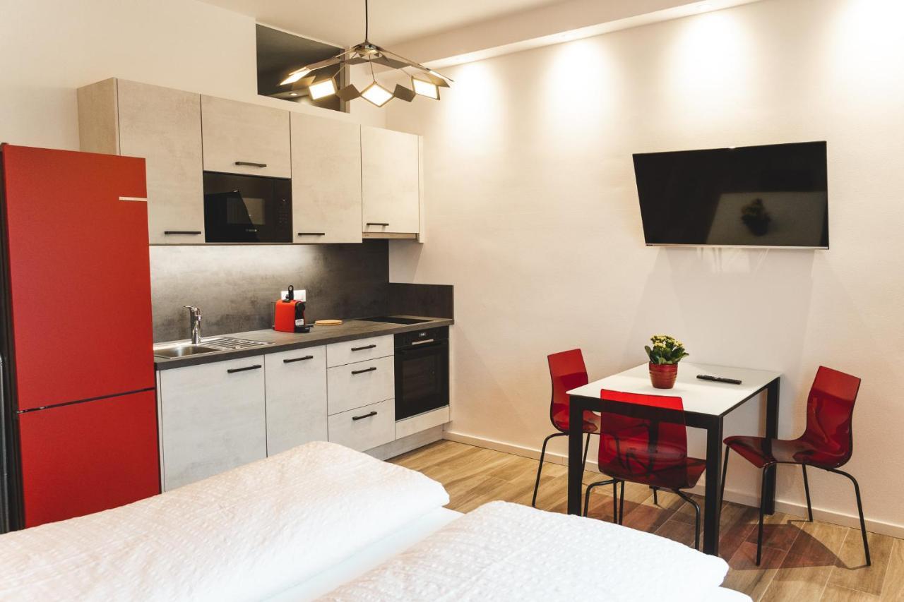 Studio-Appartment - Hotel Lux เมราโน ภายนอก รูปภาพ